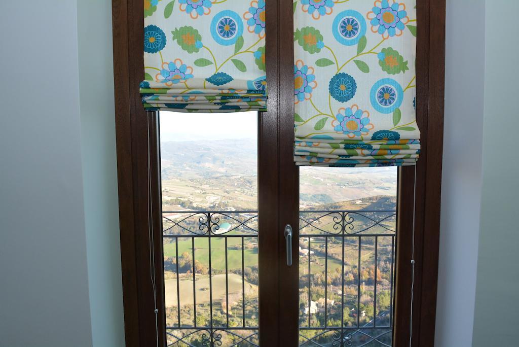 Una Casa Al Belvedere Enna Habitación foto